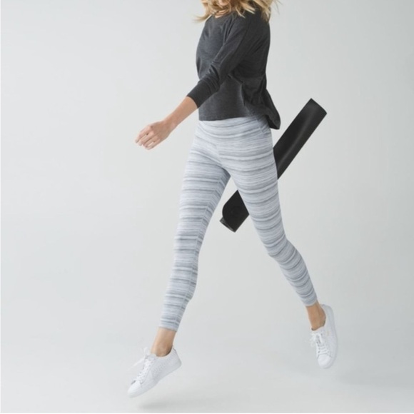 Lululemon High Times Pant Luxtreme Leggings Cyber Stripe White Silver Fox - Picture 15 of 15